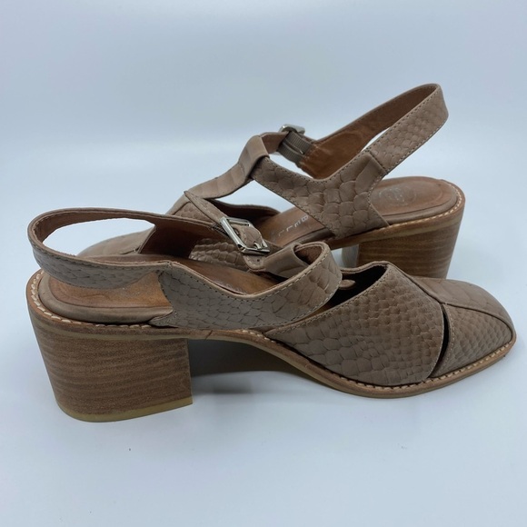 Jeffrey Campbell Brown Textured Sandals - Picture 7 of 12